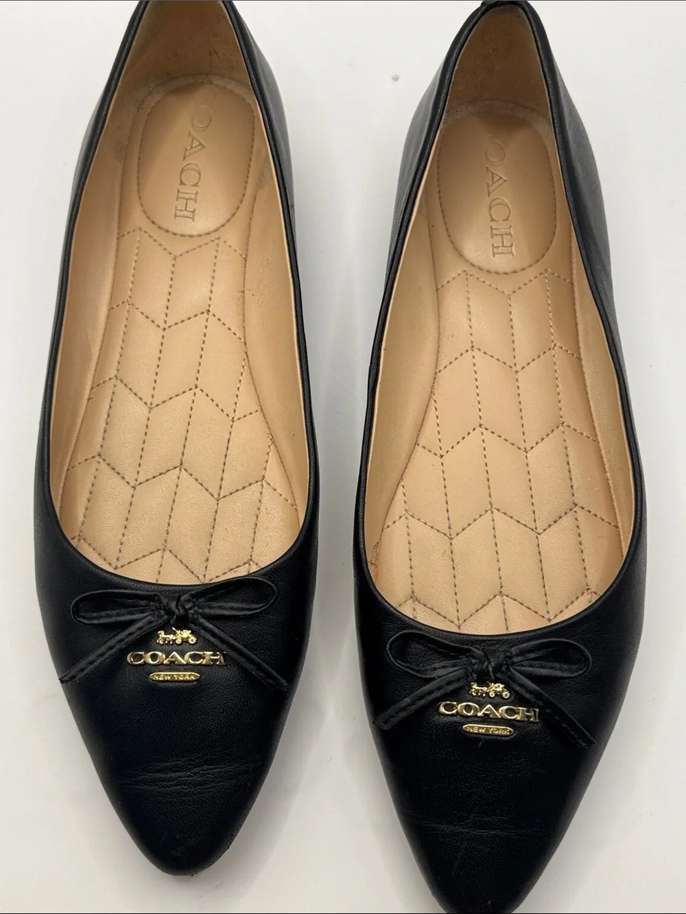 Coach Black Leather Pointed-Toe Bow Flats with Gold Logo Sz6.5